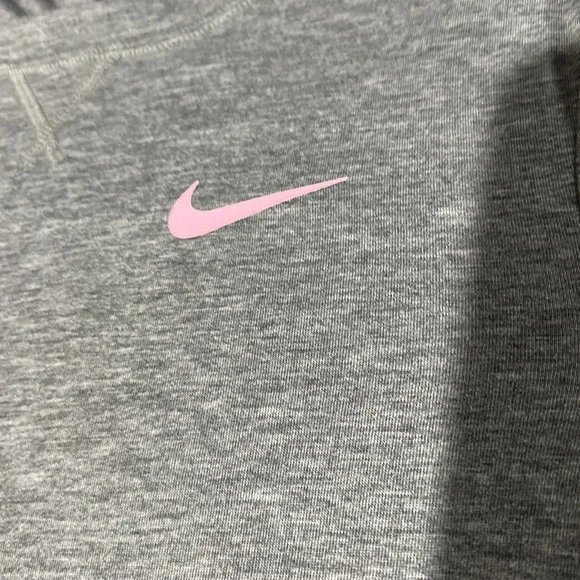 🩷🩶DRI-FIT NIKE HOODIE 🩷🩶 - Picture 2 of 3